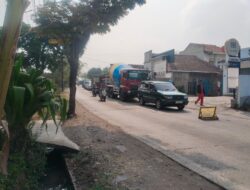 Kemacetan Parah Akibat Proyek Jalan Provinsi di Bayongbong, Warga Soroti Pengaturan Lalu Lintas oleh Oknum Diduga Mengonsumsi Minuman Beralkohol
