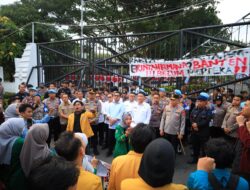 Kapolda Banten Bersama Pemprov Banten Terima Aspirasi Aliansi BEM Banten Bersatu