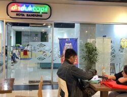 Urus Dokumen Kependudukan Tak Harus ke Kantor Berkat Inovasi Pemkot Bandung Ini